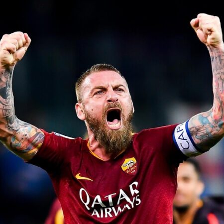 Officiel : De Rossi est le successeur de José Mourinho à la tête de la Roma.