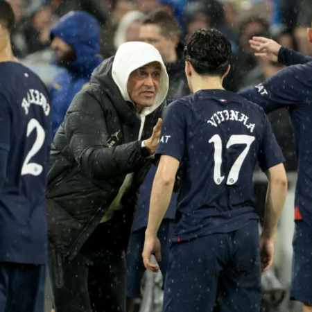 Luis Enrique séduit les supporters parisiens et la presse