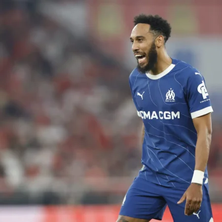 OM: Aubameyang bat les records de Bakambu et Drogba… et menace Salah !