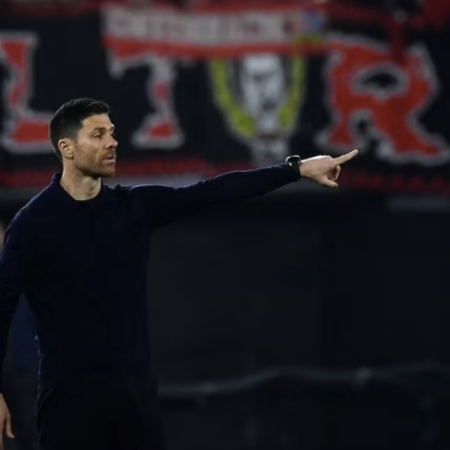 Xabi Alonso fête la victoire à Rome et souligne les points forts du Bayer: “Intelligence et maturité”