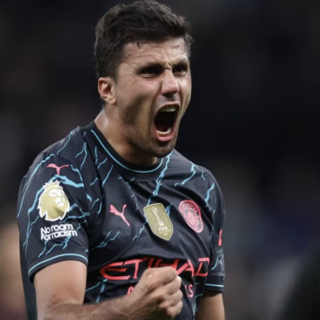 Rodri est convaincu que City peut “entrer dans l’histoire” avec quatre titres